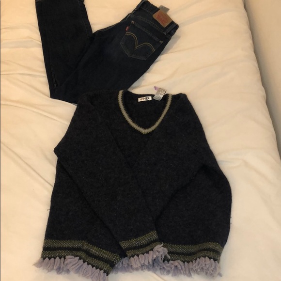 GRANOLA GIRL MYSTERY BOX - Picture 9 of 9